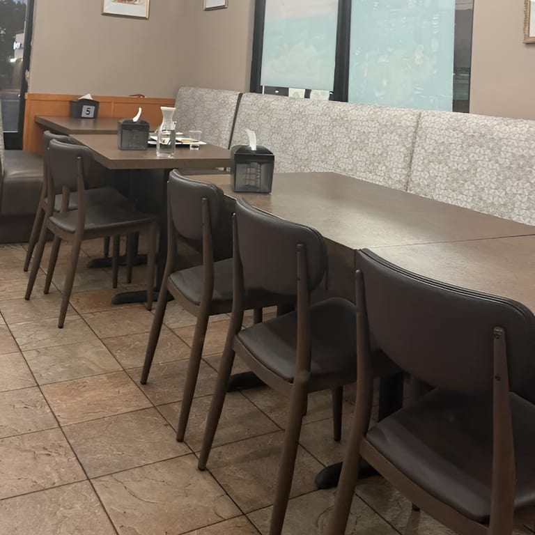 Relax and Dine in Comfort